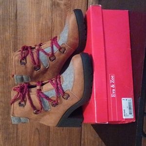 Eva & Zoe "Jalia" Laced Boot - Tan - Size 7